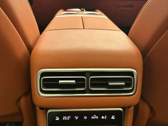 Li Auto L7 — Фото автомобиля 9