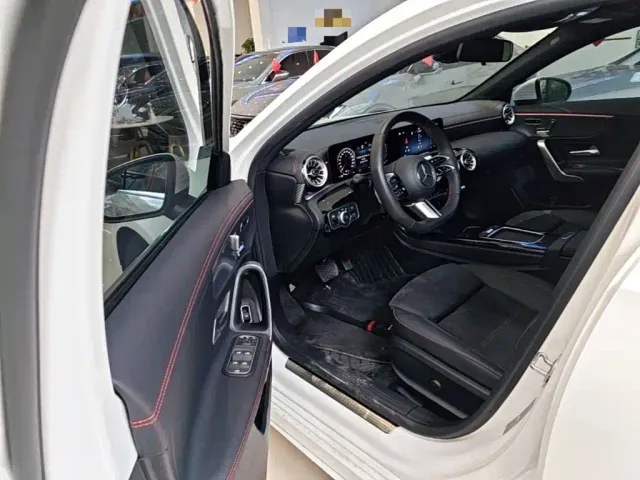 Mercedes-Benz A-Class — Фото автомобиля 15