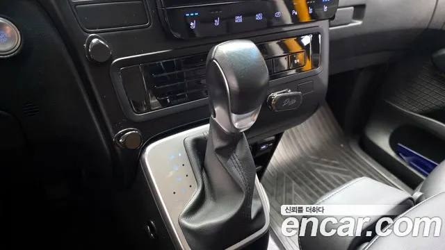 Hyundai Staria Staria L3.5 Школьный автобус — Фото автомобиля 8