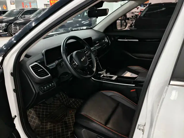 Kia Seltos — Фото автомобиля 4