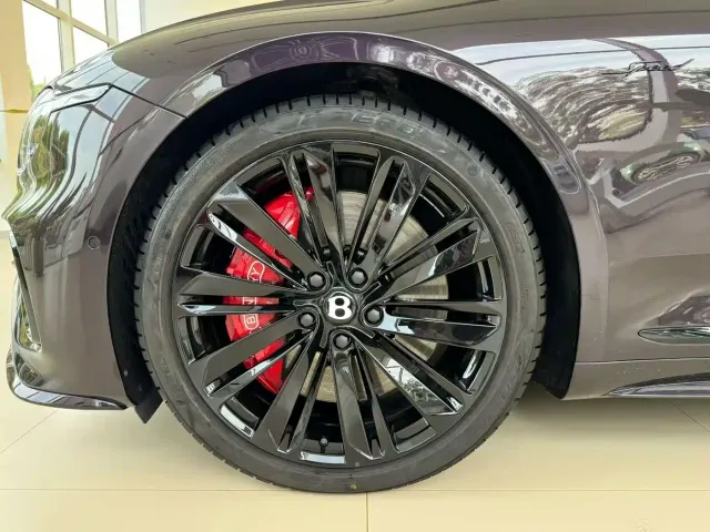 Bentley Continental — Фото автомобиля 6