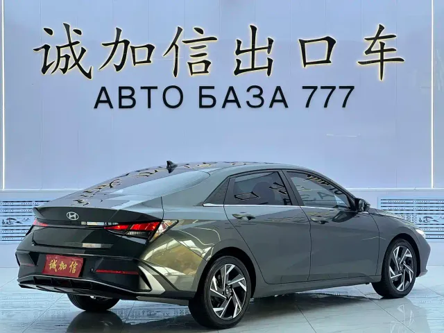 Hyundai Elantra — Фото автомобиля 4