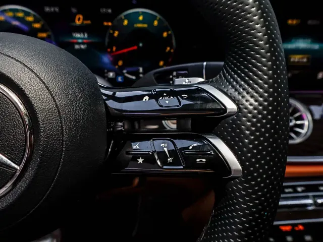 Mercedes-Benz E-Class — Фото автомобиля 17
