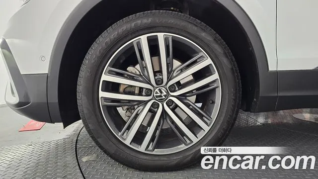 Volkswagen Tiguan — Фото автомобиля 4