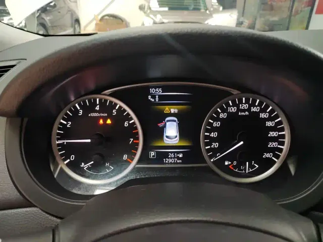 Nissan Tiida — Фото автомобиля 7