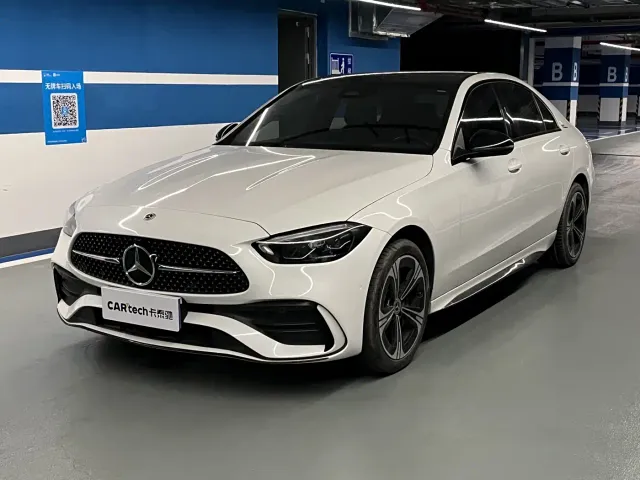 Фотография автомобиля — Mercedes-Benz C-Class