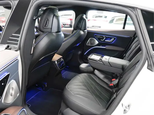 Mercedes-Benz EQS — Фото автомобиля 11