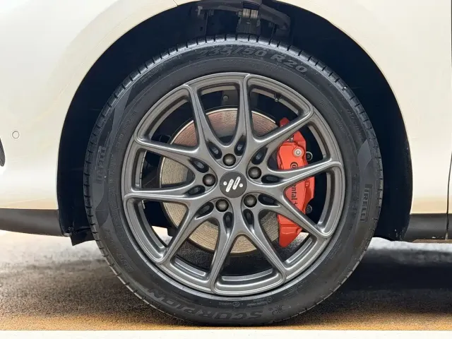 IM Motors LS6 — Фото автомобиля 22