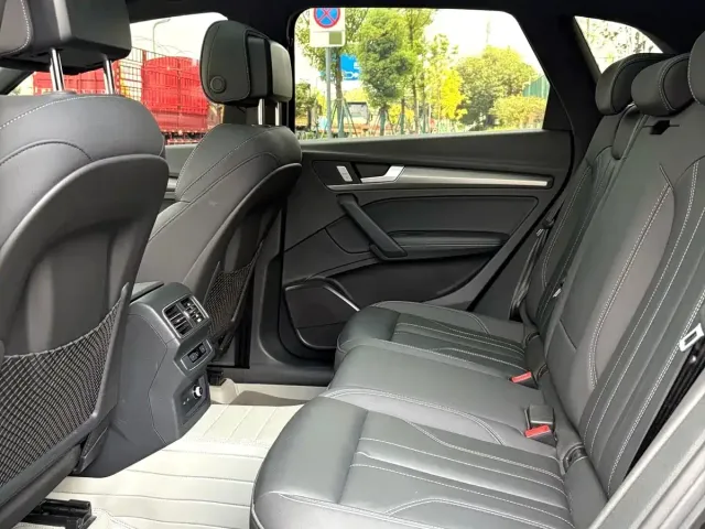 Audi Q5L — Фото автомобиля 11