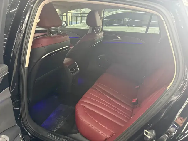 Hongqi H5 — Фото автомобиля 8