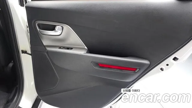Kia Niro — Фото автомобиля 14