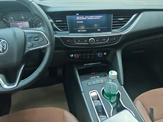 Buick Regal — Фото автомобиля 12