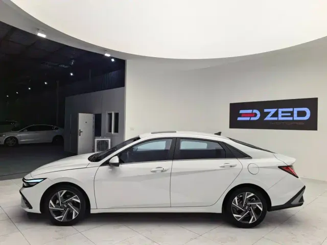 Hyundai Elantra — Фото автомобиля 6