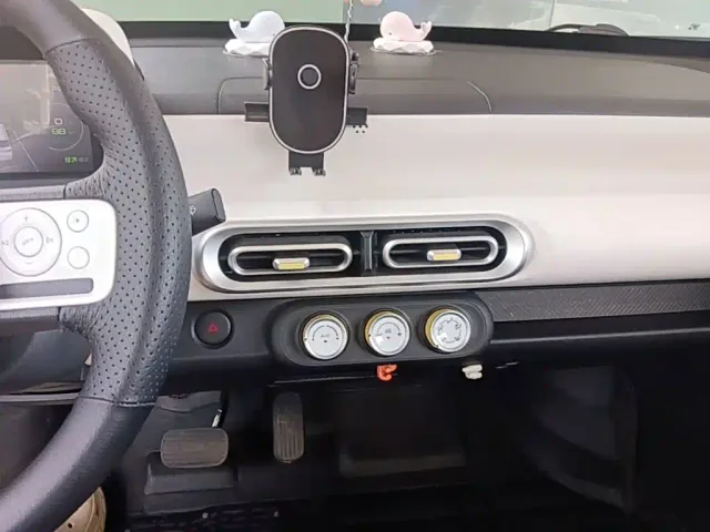 Wuling Hongguang Mini EV — Фото автомобиля 12