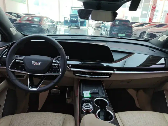 Cadillac XT5 — Фото автомобиля 14
