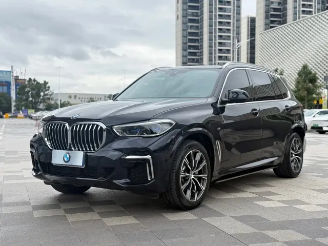 Фотография автомобиля — BMW X5