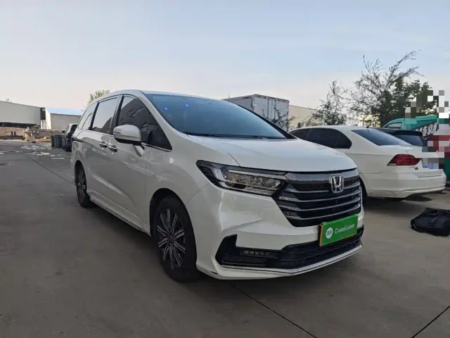 Honda Odyssey — Фото автомобиля 3