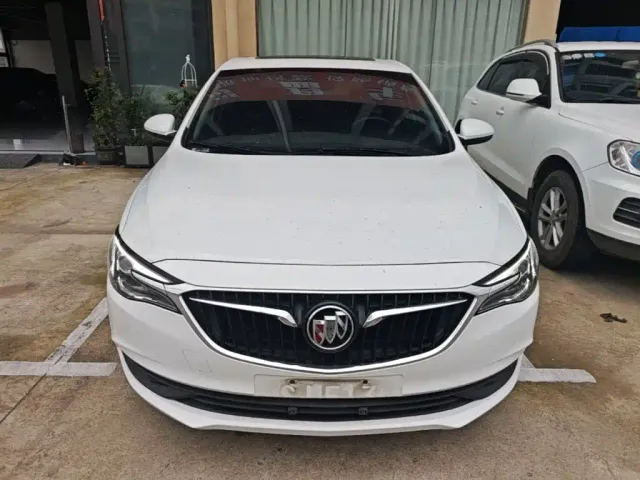 Buick Excelle — Фото автомобиля 2