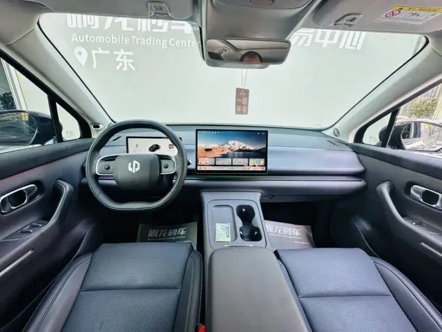 Leapmotor C10 — Фото автомобиля 6