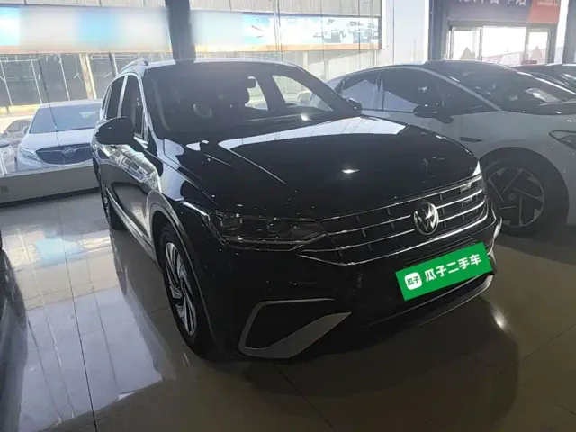 Volkswagen Tiguan L — Фото автомобиля 3