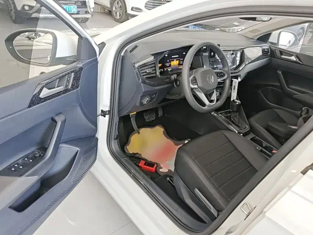 Volkswagen Lavida — Фото автомобиля 15