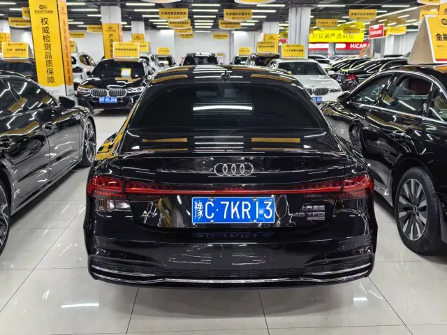 Audi A7L — Фото автомобиля 13