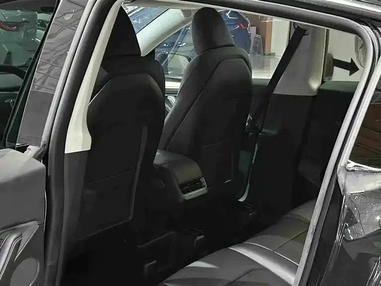 Tesla Model Y 2022 Facelift Rear-Wheel Drive Version — Фото автомобиля 11