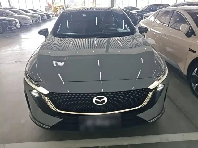 Mazda EZ-6 — Фото автомобиля 2