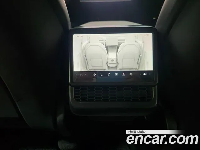 Tesla Model Y — Фото автомобиля 4