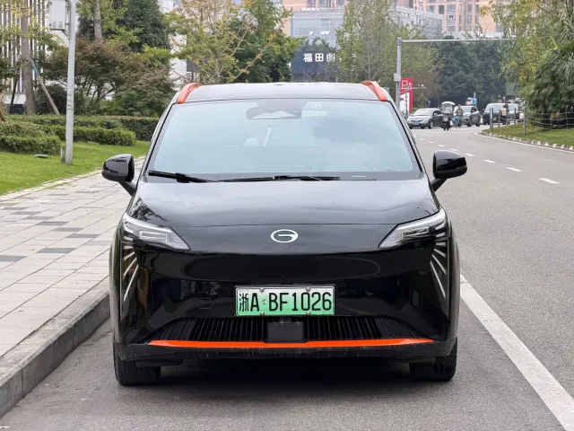 GAC Aion Y — Фото автомобиля 2