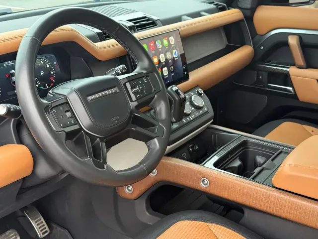 Land Rover Defender — Фото автомобиля 17