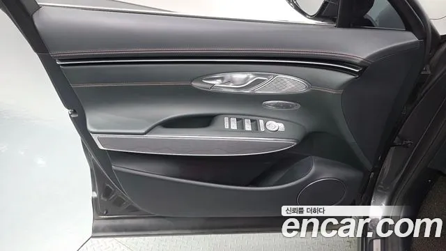 Genesis GV70 — Фото автомобиля 13