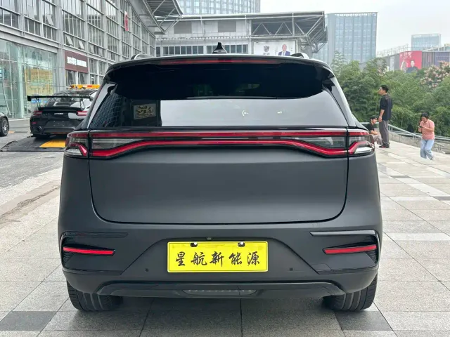 BYD Tang — Фото автомобиля 8