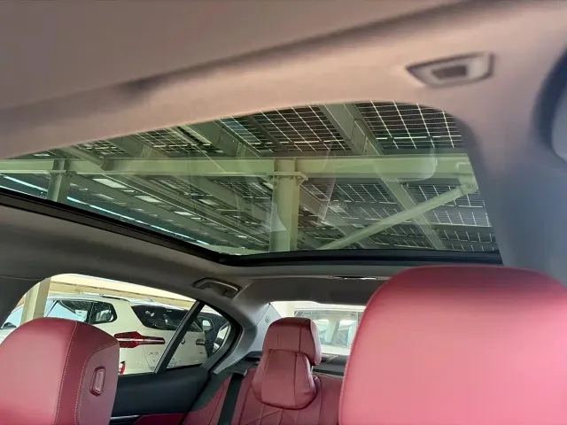 BMW i5 — Фото автомобиля 18