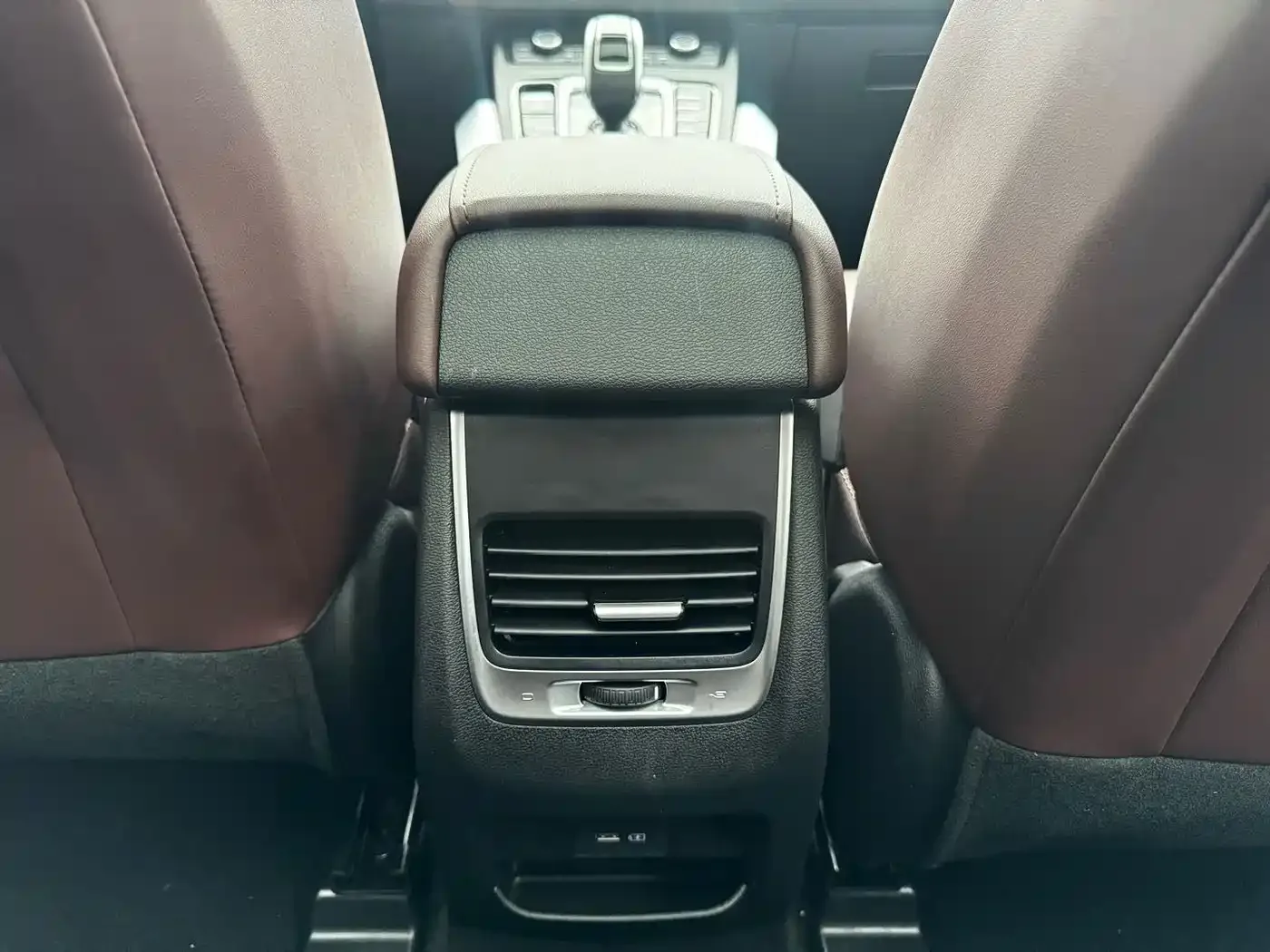Geely Boyue 2022 1.8TD DCT Elegance — Фото автомобиля 14