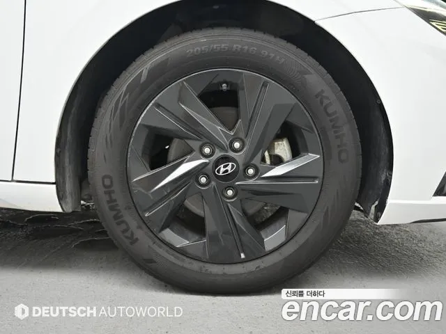 Hyundai AVANTE Avante (CN7) — Фото автомобиля 19