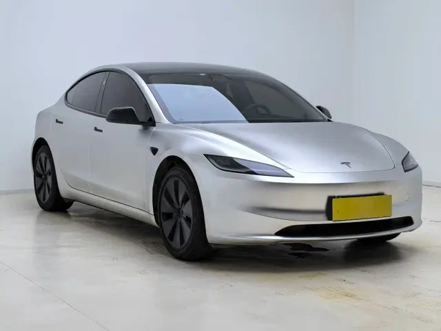 Tesla Model 3 2025 Model Rear-Wheel Drive Edition — Фото автомобиля 3