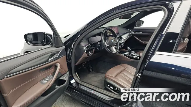 BMW 5 Series G30 — Фото автомобиля 15