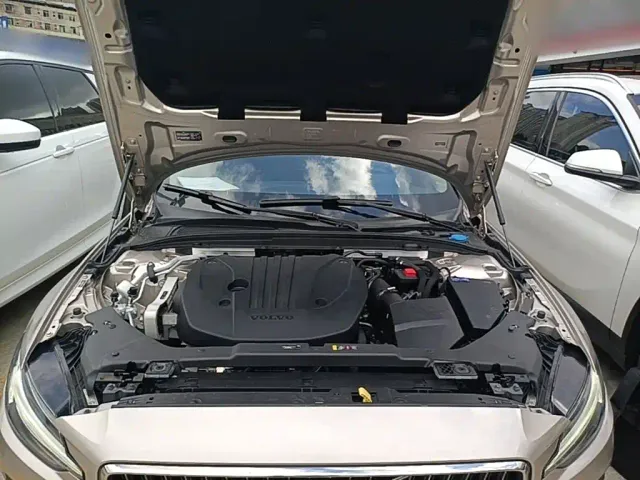 Volvo S60 — Фото автомобиля 19