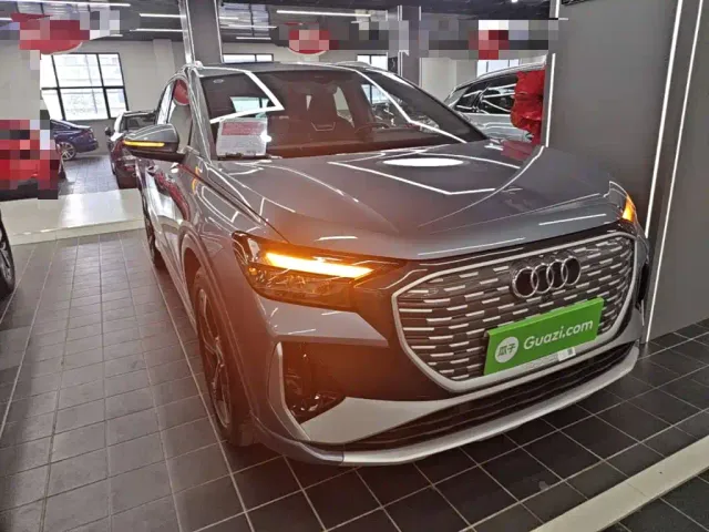 Audi Q4 e-tron — Фото автомобиля 3