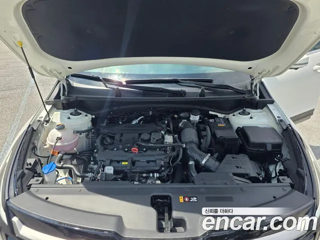 Kia Sportage Бензин 1.6 турбо 2WD — Фото автомобиля 12