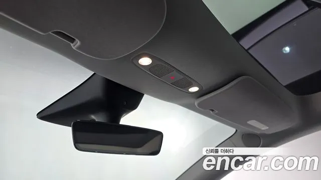 Tesla Model Y — Фото автомобиля 21
