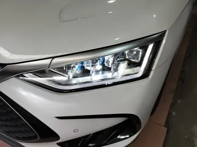 BYD Han — Фото автомобиля 23