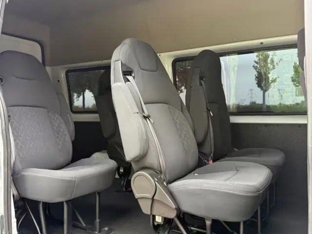 Jiangling JMC Fushun 2022 2.0T Manual Multi-purpose Passenger Vehicle Medium Wheelbase Medium-high Roof 6-7 seater — Фото автомобиля 6