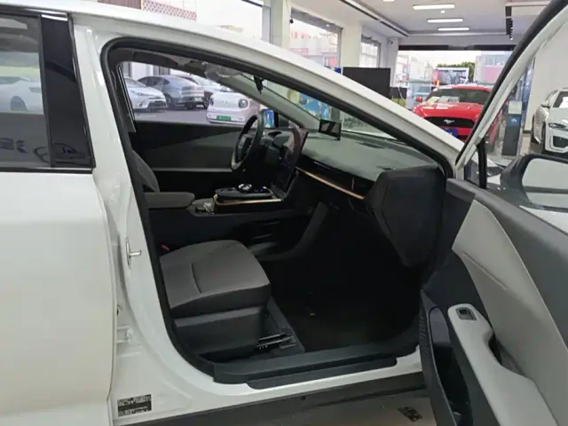 Toyota bZ3 — Фото автомобиля 8