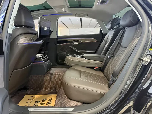 Audi A8 — Фото автомобиля 12