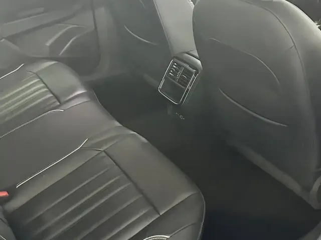 Volkswagen Passat — Фото автомобиля 18