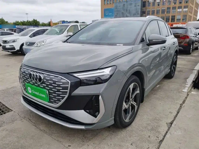 Фотография автомобиля — Audi Q4 e-tron