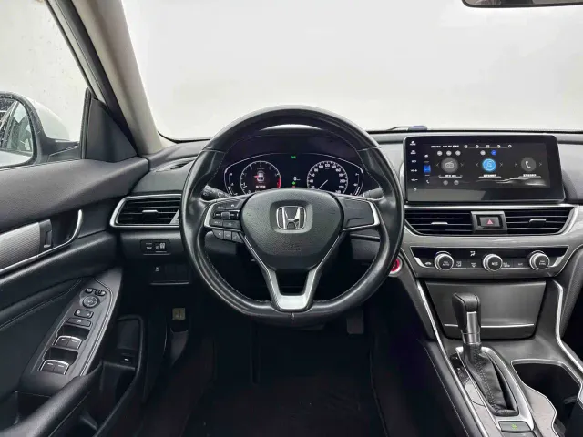 Honda Accord — Фото автомобиля 9