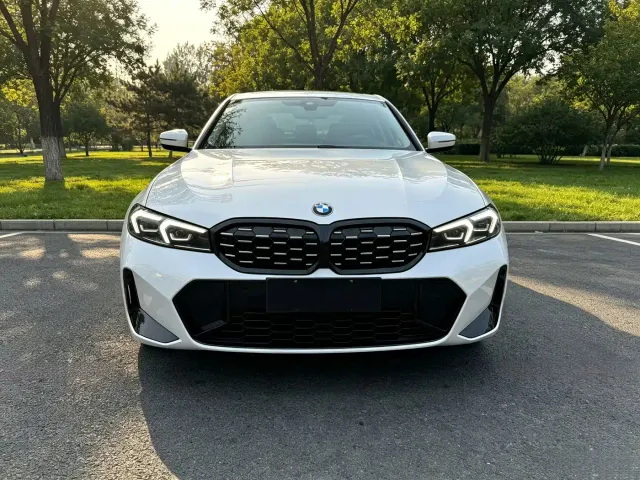 BMW 3 Series — Фото автомобиля 2